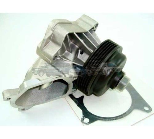 Насос охлаждения двигателя Range Rover 3.0 Td6 PEB000050