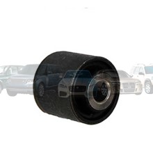 Сайлент-блок амортизатора Discovery 2 ROA100050